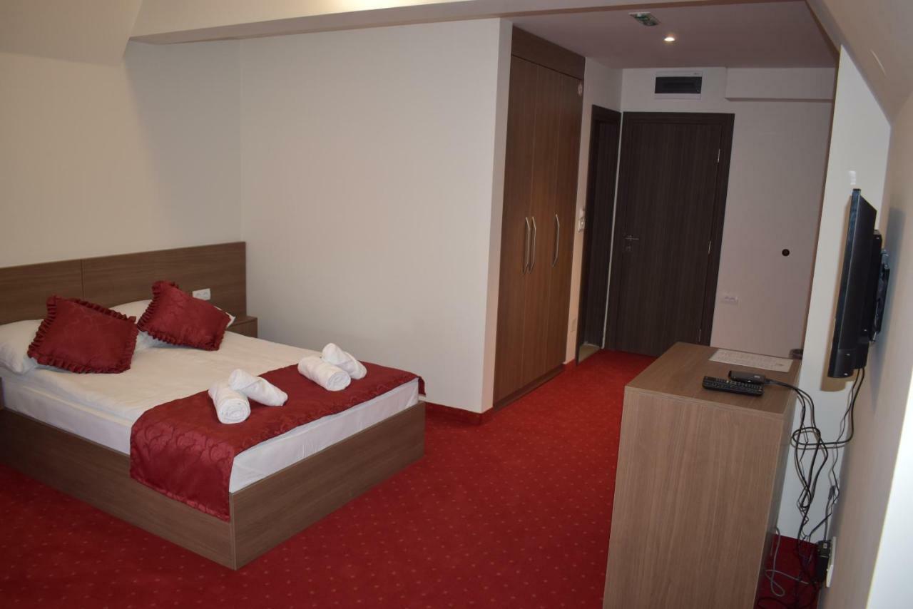 Hotel Zlatni Bor Sokolac  Exteriér fotografie
