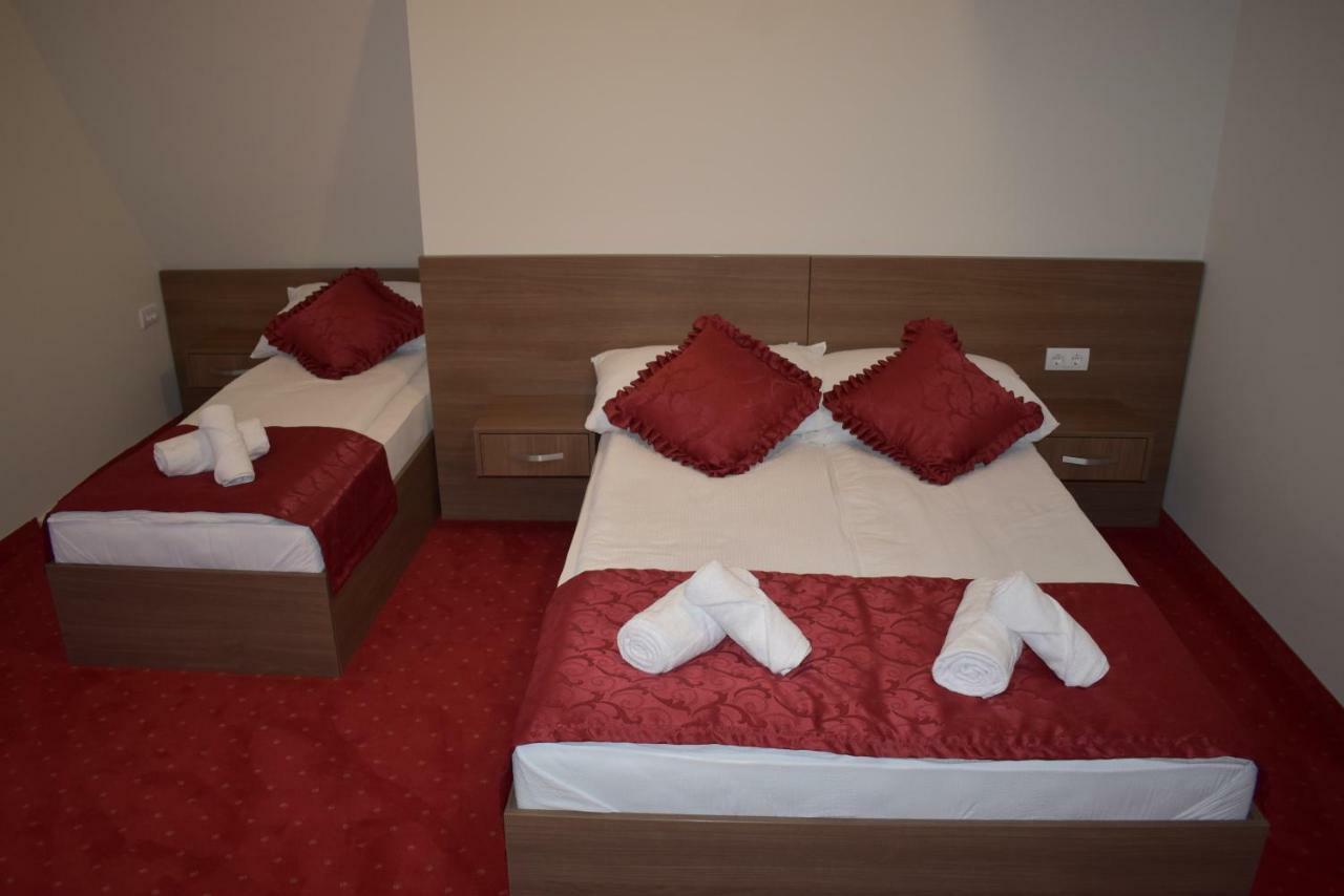 Hotel Zlatni Bor Sokolac  Exteriér fotografie