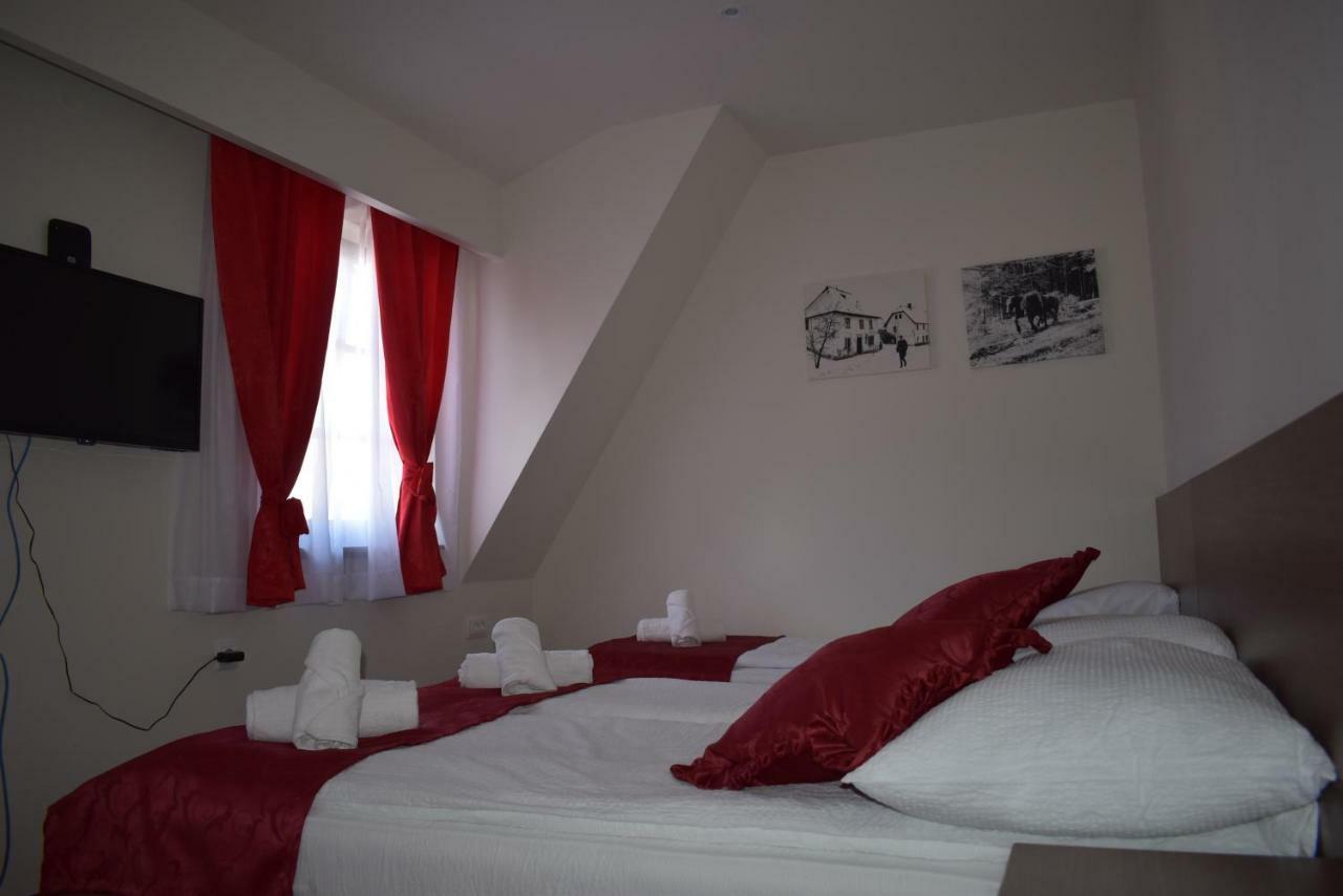 Hotel Zlatni Bor Sokolac  Exteriér fotografie