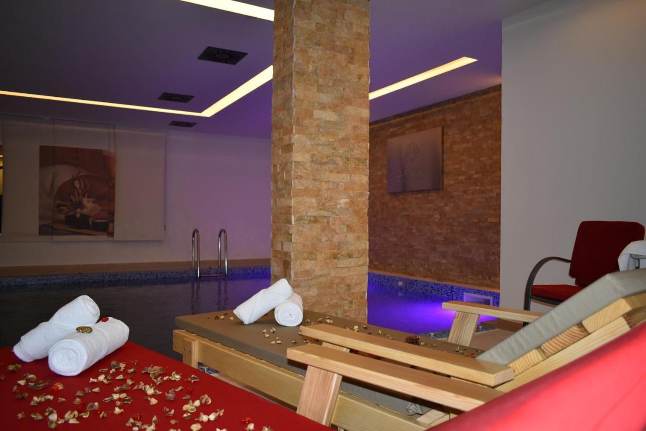 Hotel Zlatni Bor Sokolac  Exteriér fotografie